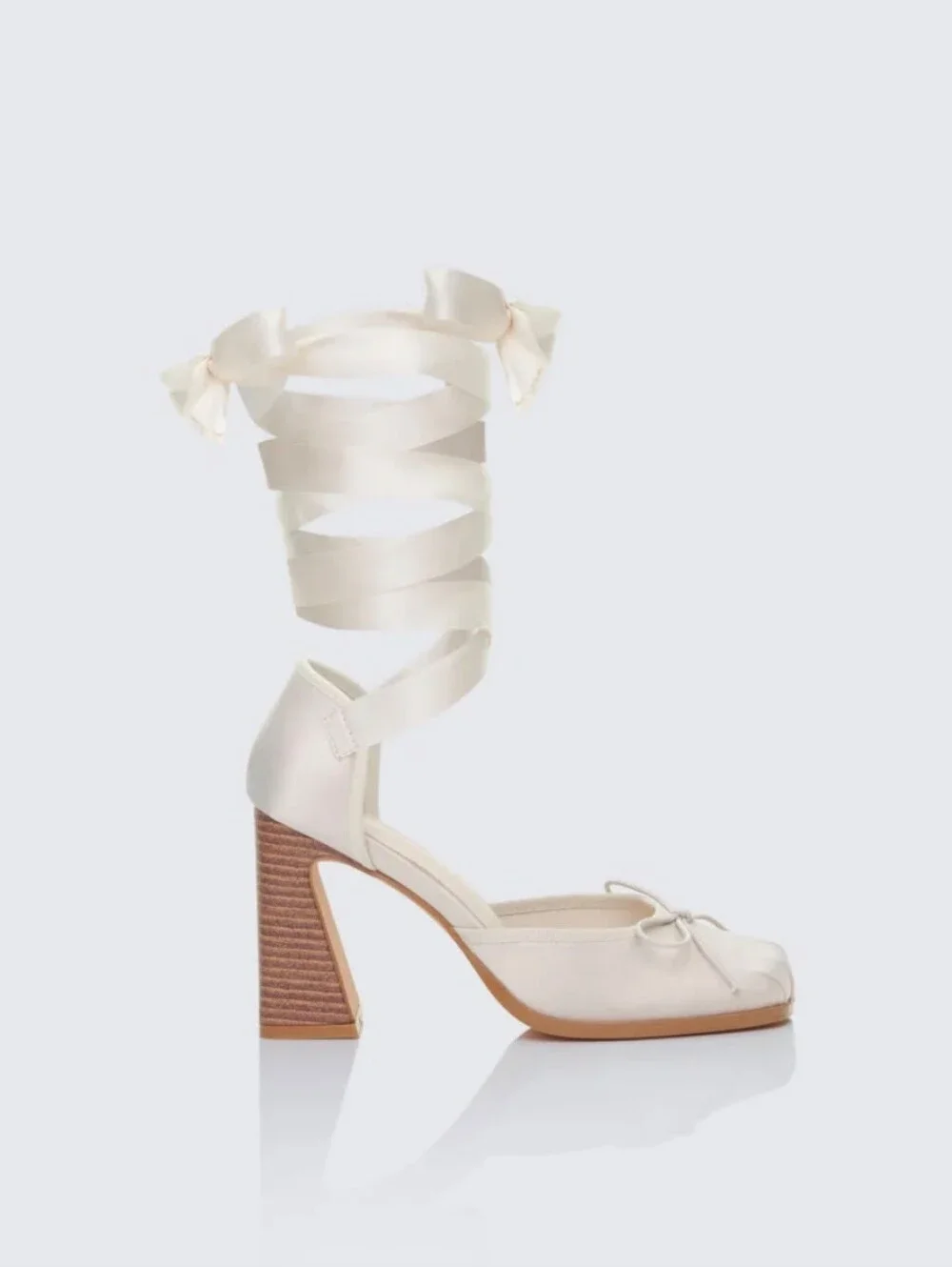 Finesse Salome Ivory Pointe Pump/New/Box damage/Size 6/MSRP $108.00